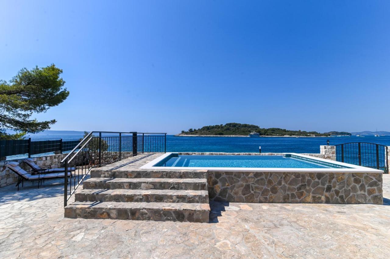 Villa Rudini With Heated Pool Okrug Gornji Eksteriør billede