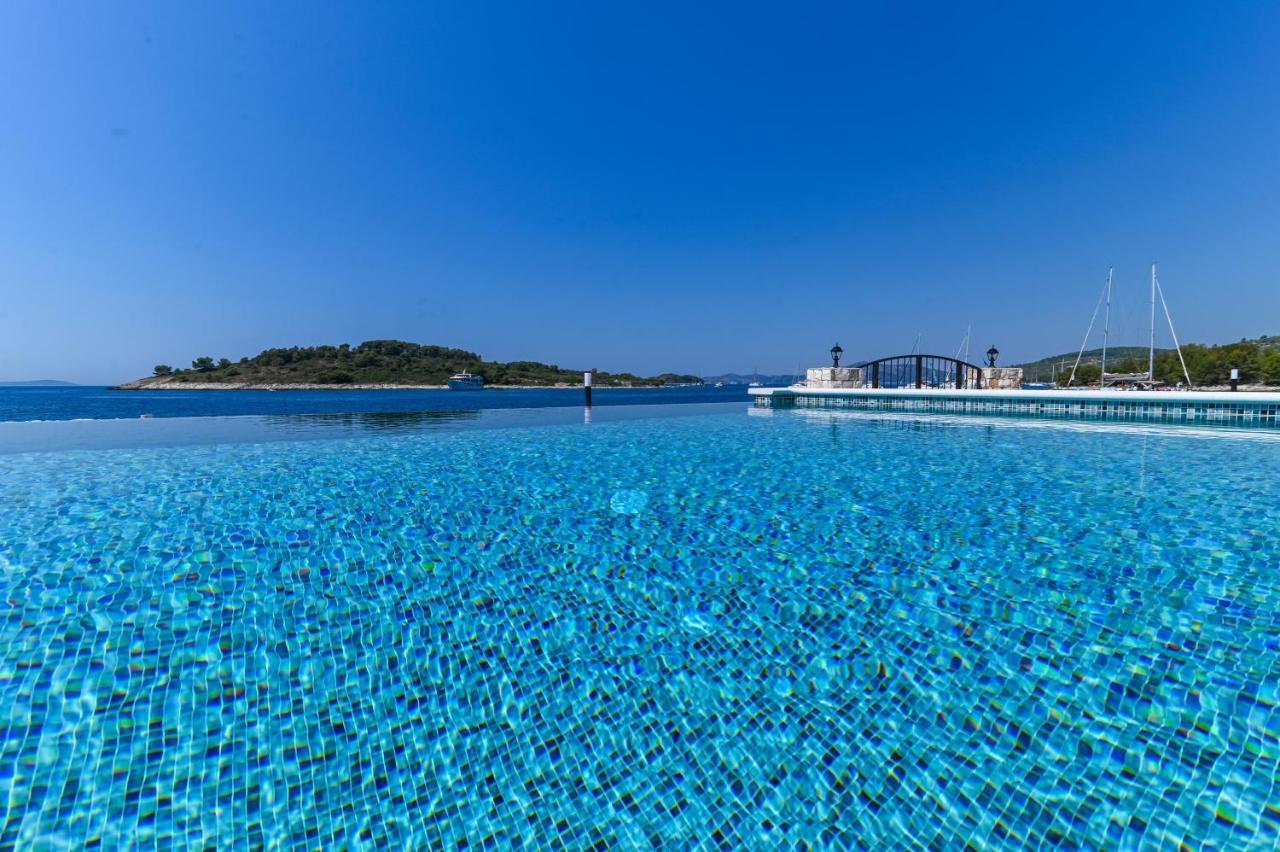 Villa Rudini With Heated Pool Okrug Gornji Eksteriør billede