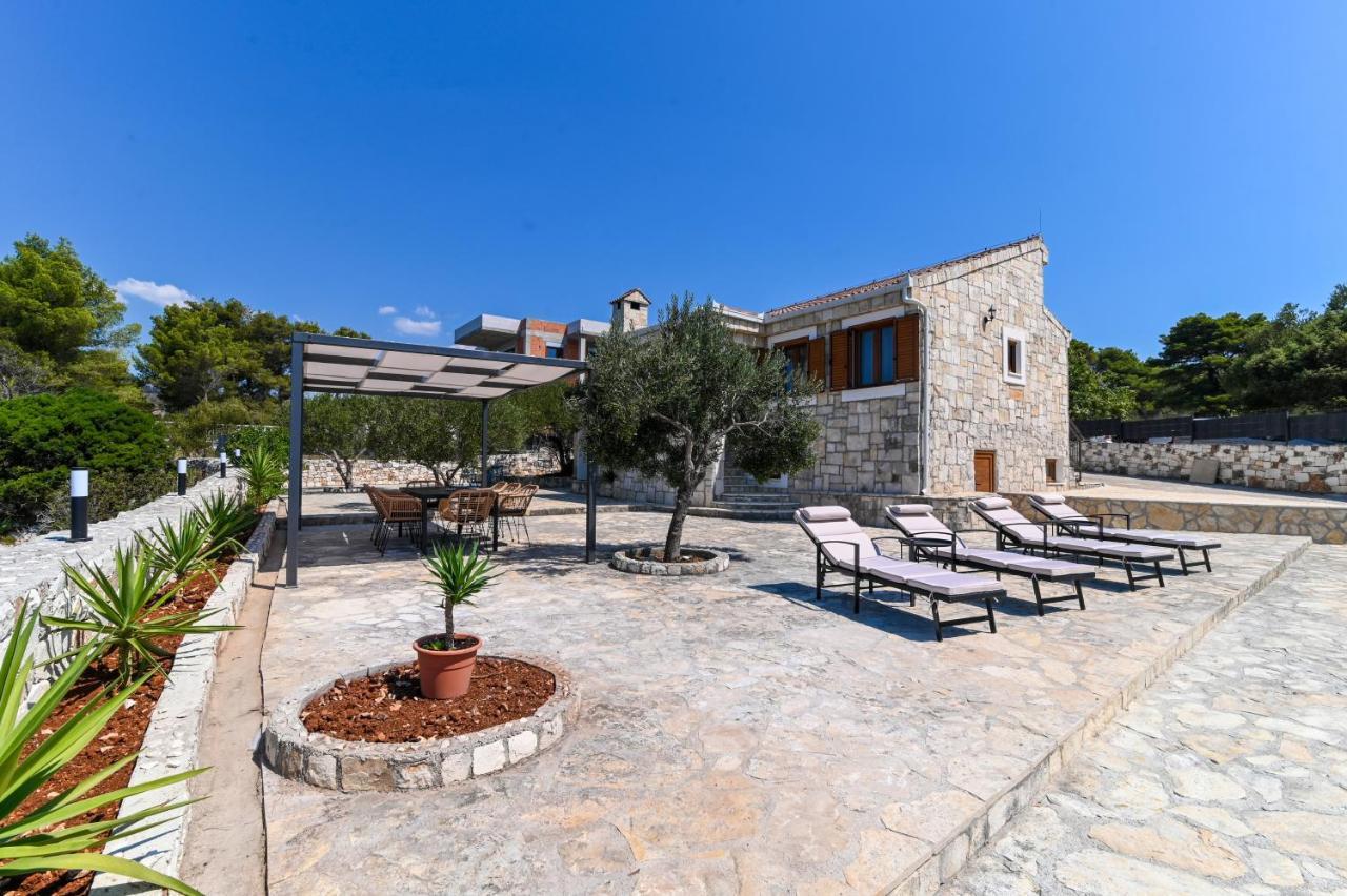 Villa Rudini With Heated Pool Okrug Gornji Eksteriør billede