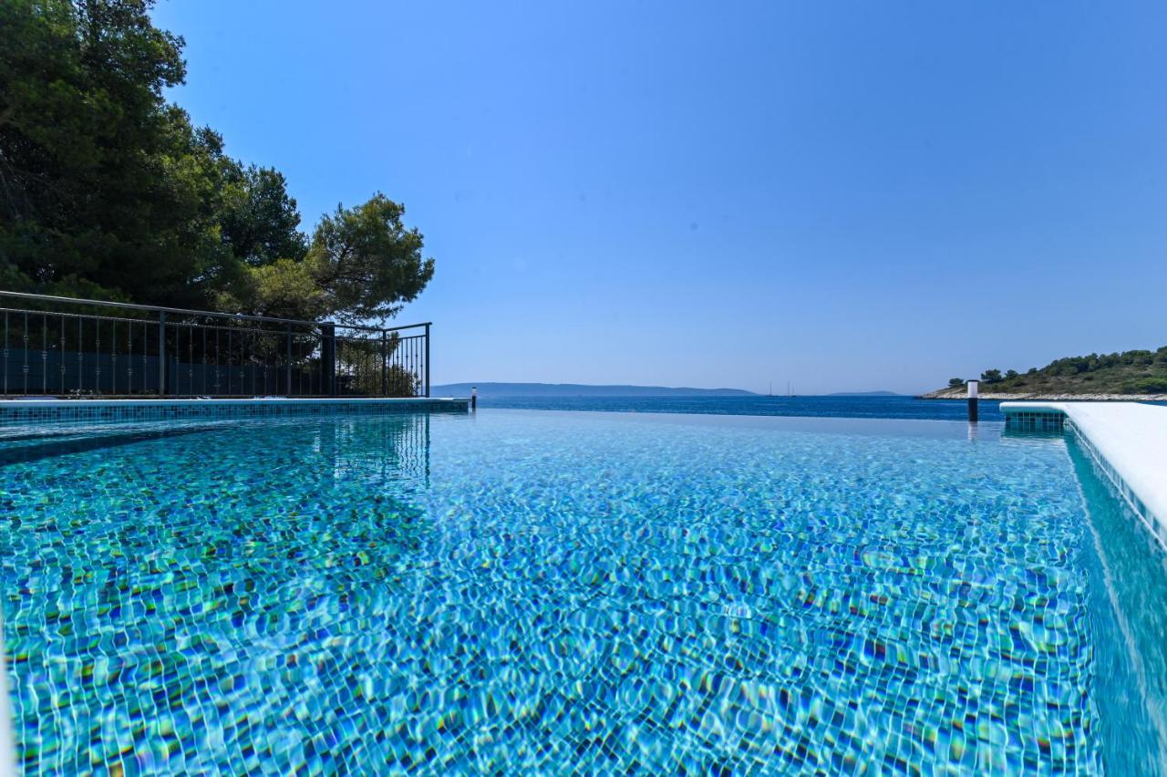 Villa Rudini With Heated Pool Okrug Gornji Eksteriør billede