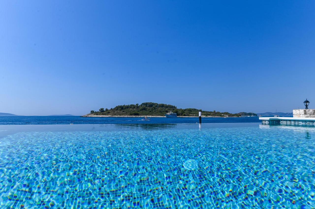 Villa Rudini With Heated Pool Okrug Gornji Eksteriør billede