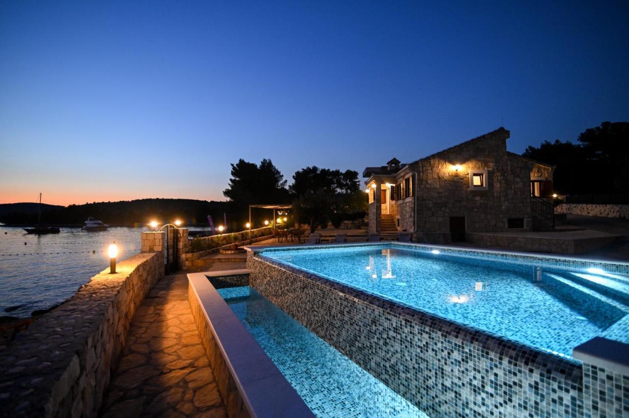 Villa Rudini With Heated Pool Okrug Gornji Eksteriør billede